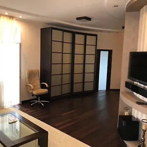 Апартаменты Cozy In A New Building Close To The Downtown, Киев